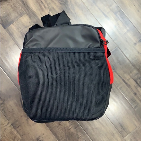 Training Duffel Bag (Small)
Nike Brasilia - Picture 10 of 16